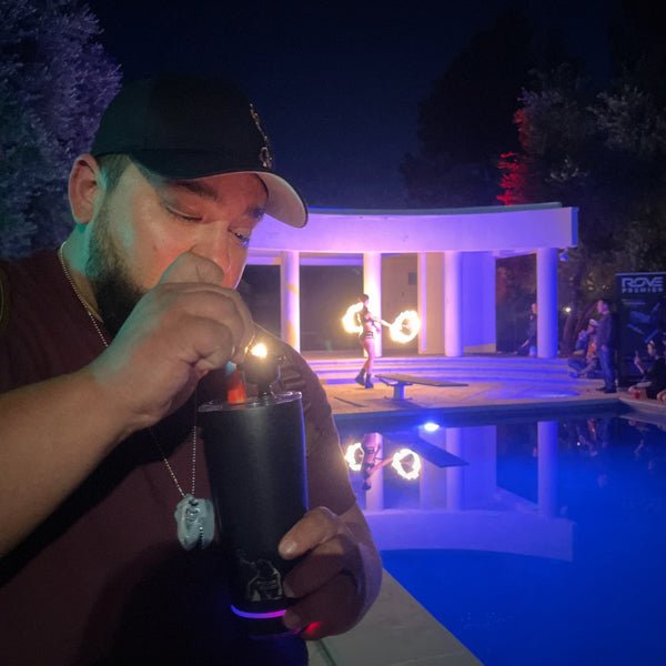 Bluetooth speaker bong tumbler with glass bowl