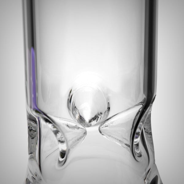Close-up of MJ Arsenal A Good Bong glass chamber and internal design