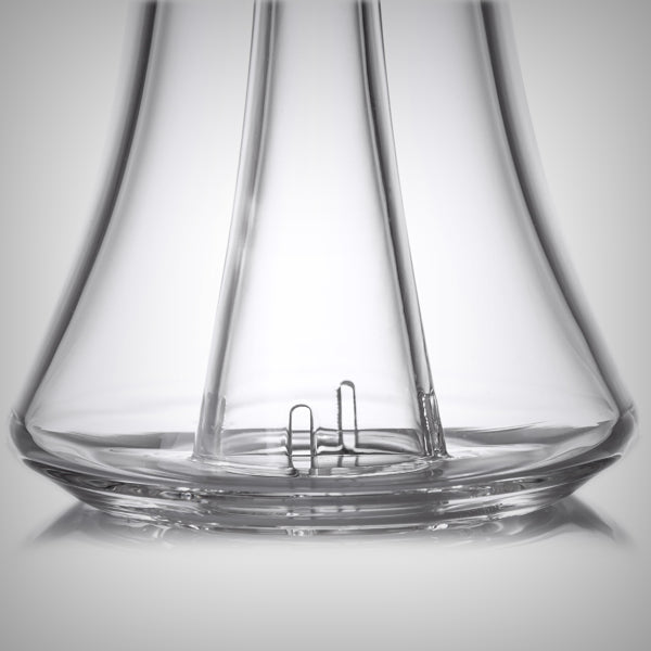 Close-up of MJ Arsenal Lumina Bubbler curved glass mouthpiece