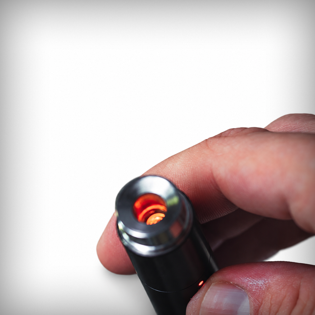 Close-up of the Linx Blaze open atomizer chamber held in hand