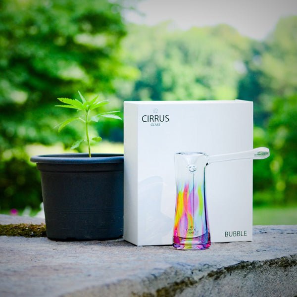 Compact Cirrus Glass bubbler with built-in barrel perc