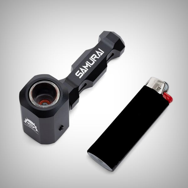 Compact metal pipe with removable glass smoke path