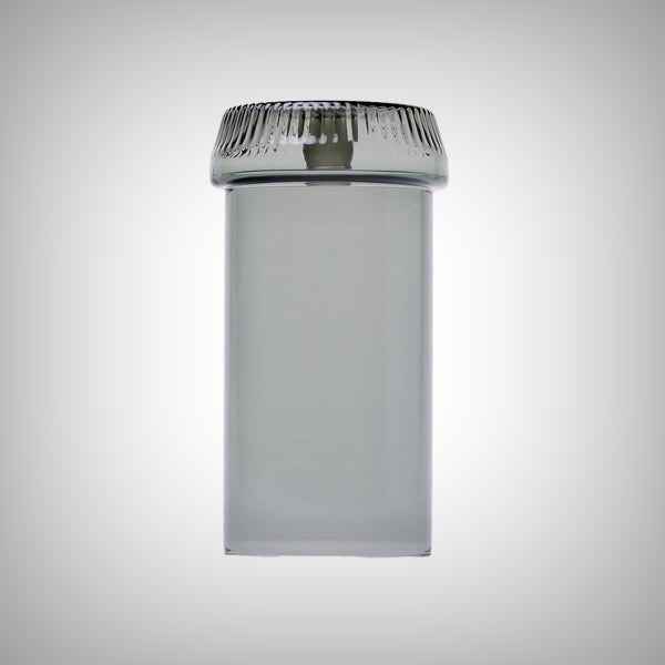 Glass gravity bong featuring airtight silicone gasket