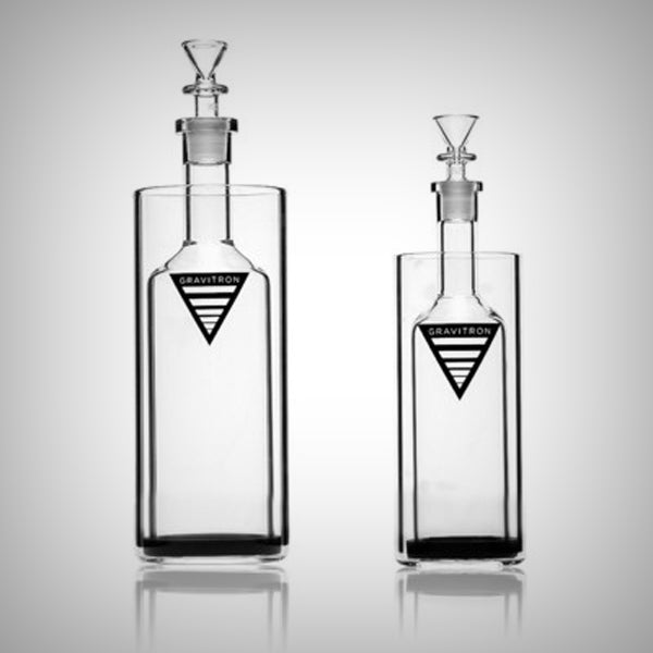 Glass gravity bong with silicone seal GRAV