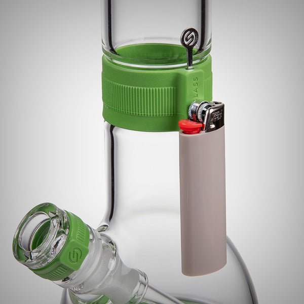 Glass water pipe with removable silicone mouth cover