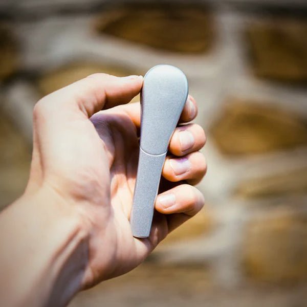 Journey Pipe J2 with secure magnetic closure