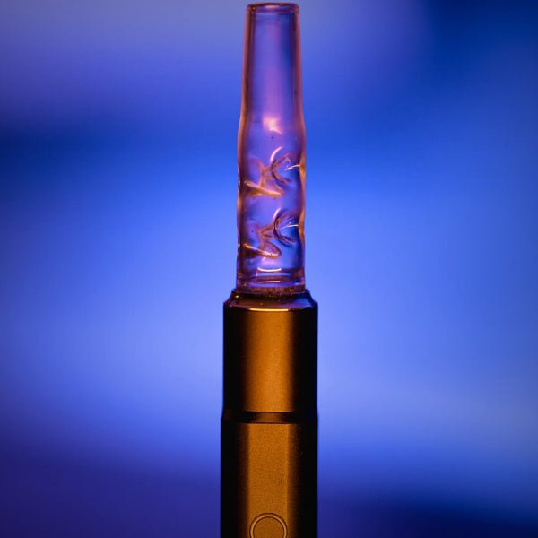 Linx Saber vape with replaceable heating coil
