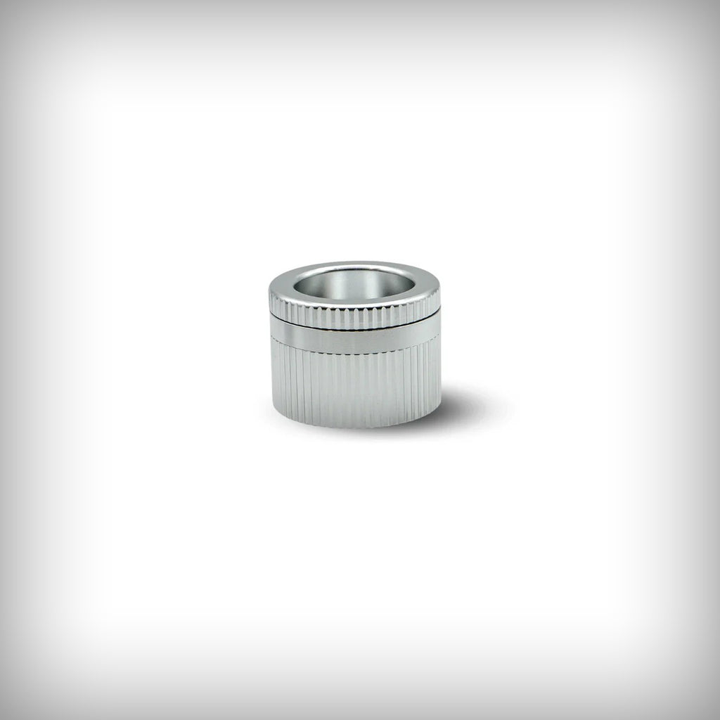 Stache Grynder 360 aluminum grinder in silver finish