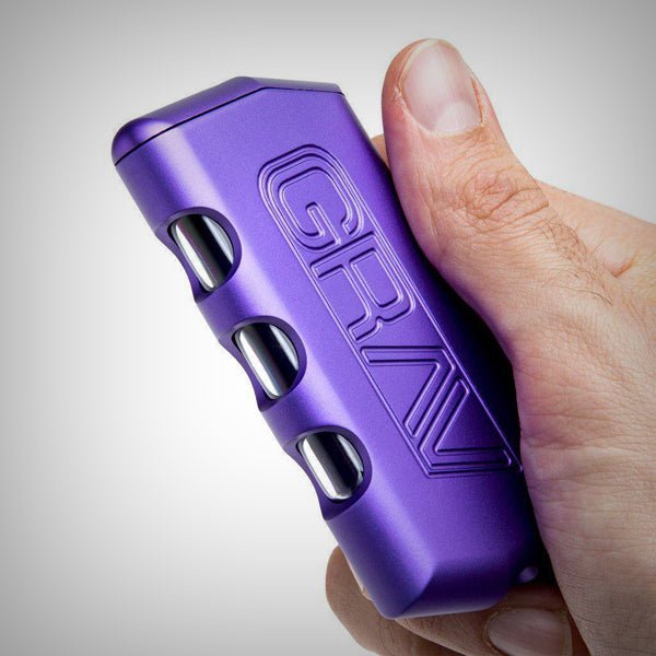 GRAV Dugout with aluminum one hitter and carrying case